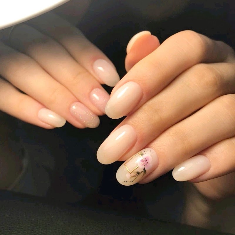 MONARCH BEAUTY SALON /