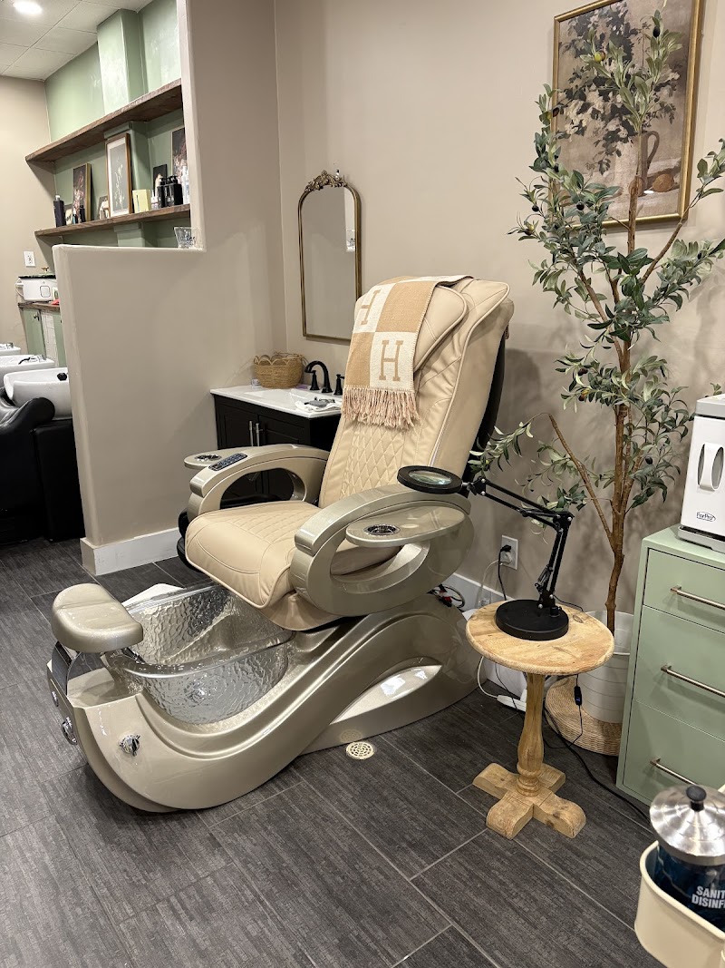 Alivia Ryan Salon Co