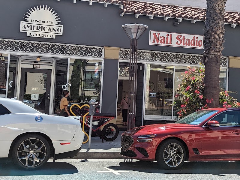 Mundo's Salon