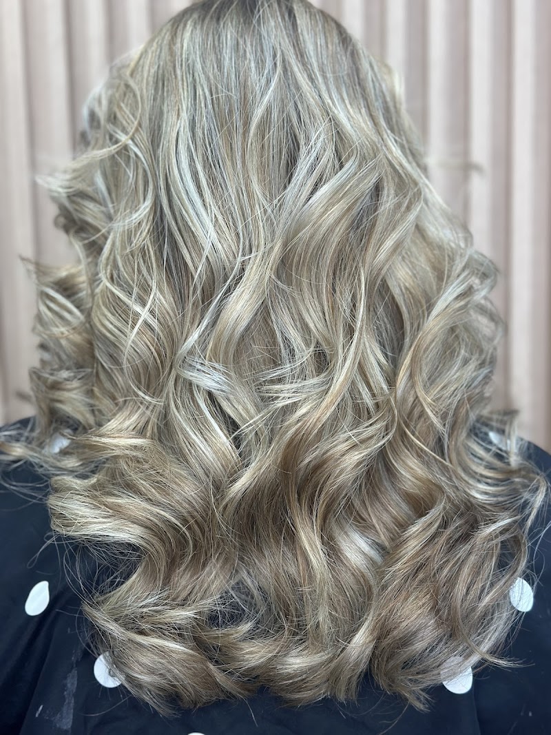 Julita Salon