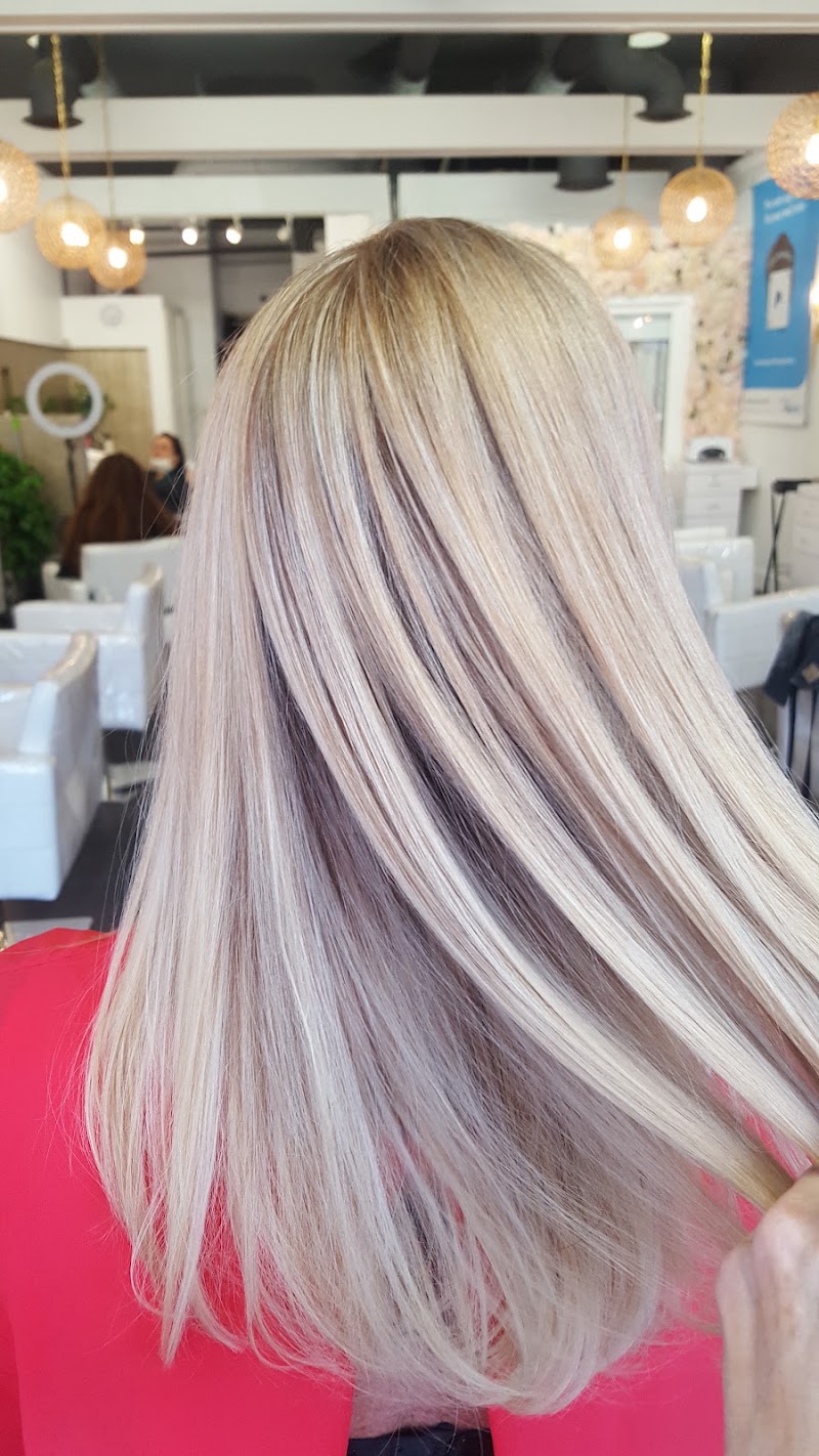 Cutting Edge Hair by Cindy