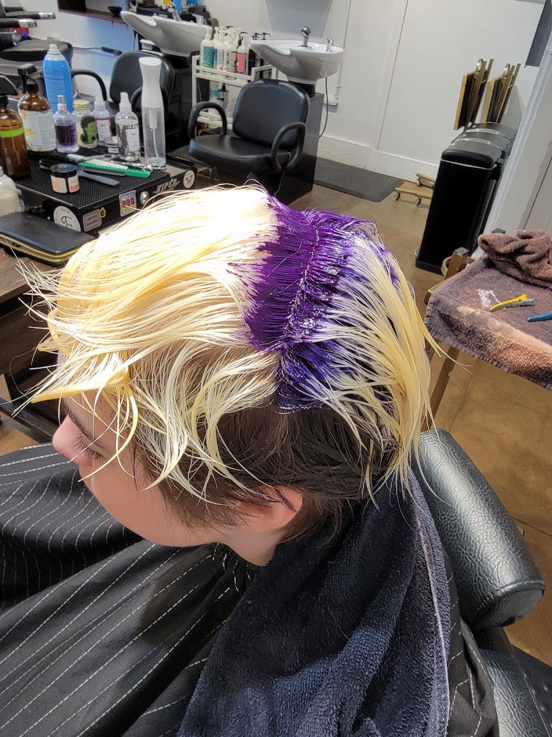 Folklore Salon & Barber โ๐
